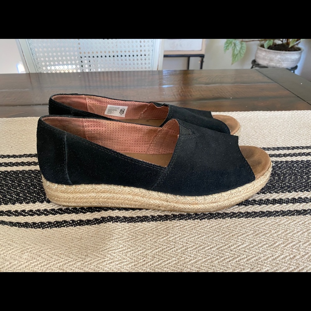 Tom’s espadrilles 7.5